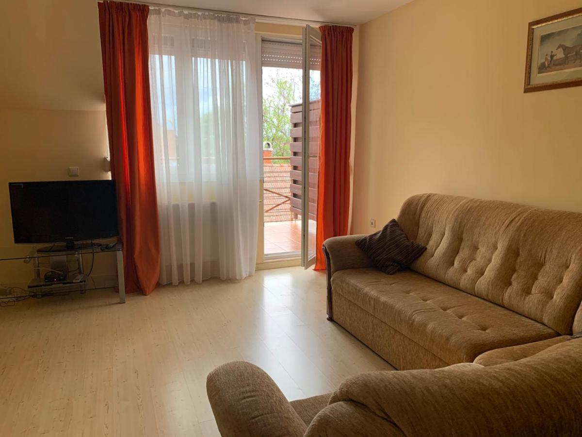 Indi Apartman Сиофок Екстериор снимка