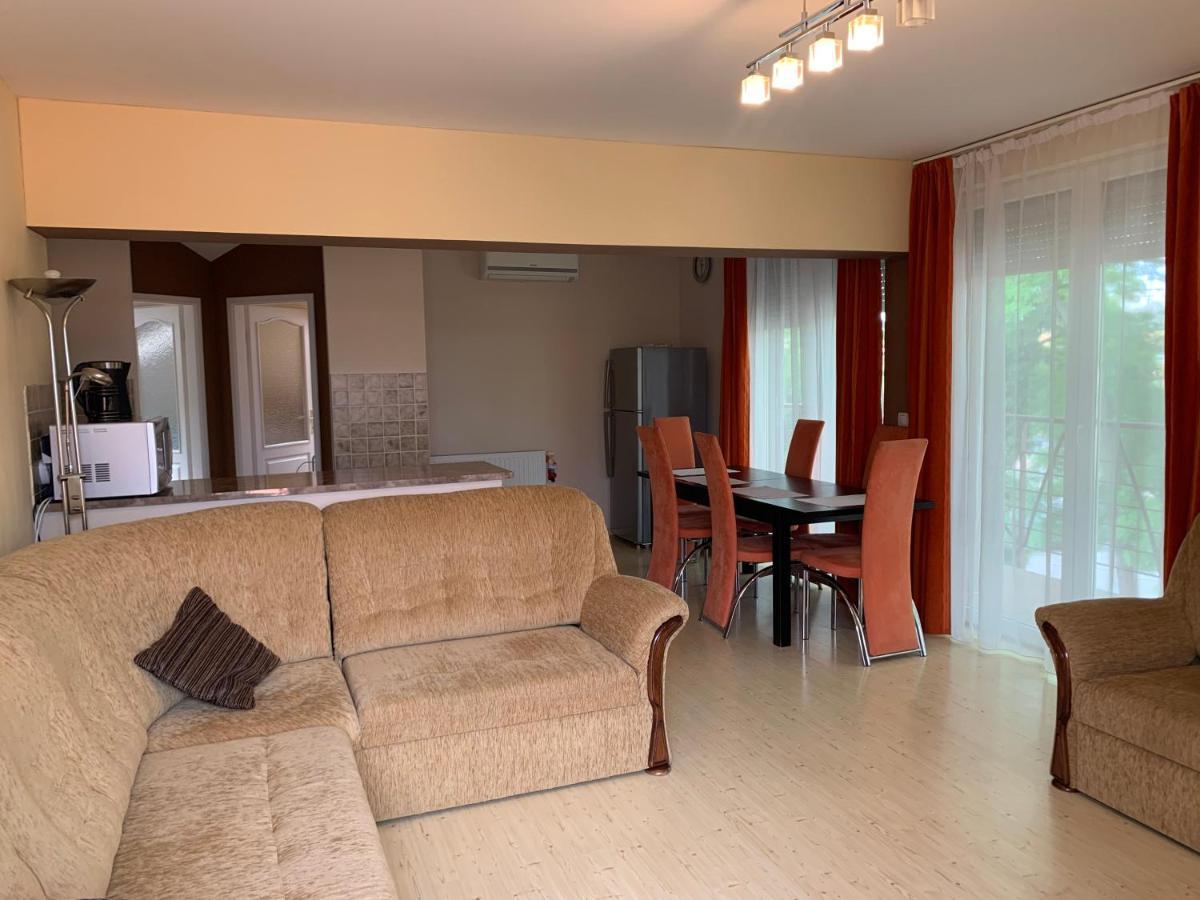 Indi Apartman Сиофок Екстериор снимка