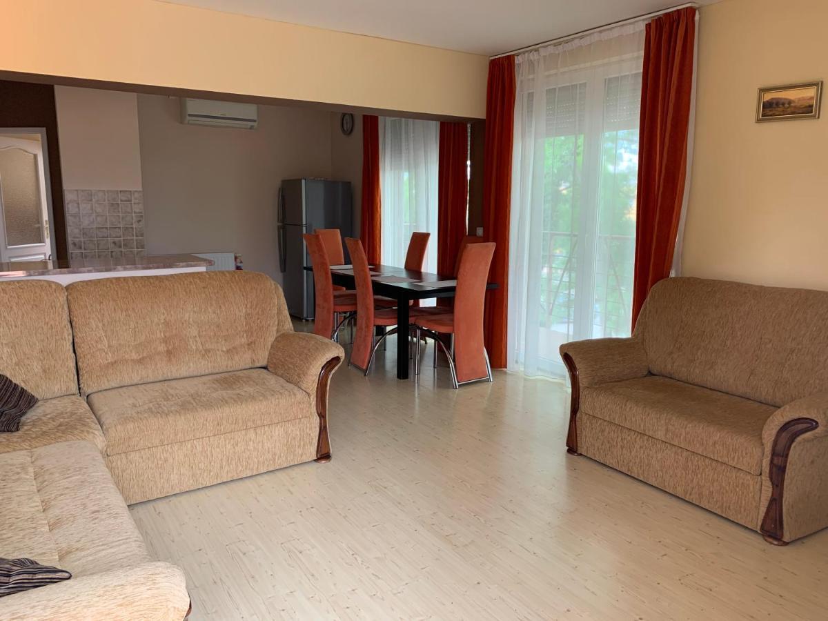 Indi Apartman Сиофок Екстериор снимка