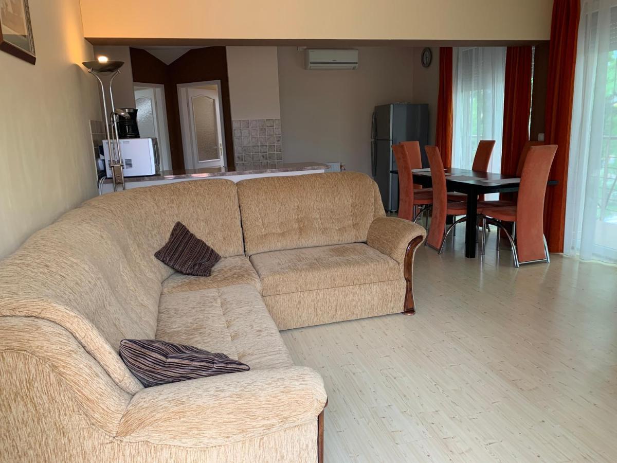Indi Apartman Сиофок Екстериор снимка